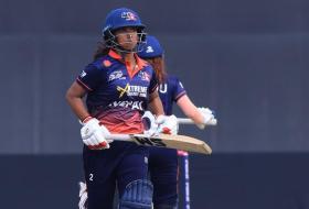 आइसिसी महिला च्यालेन्ज ट्रफीः नेपाल अमेरिकाविरुद्ध ब्याटिङ गर्दै